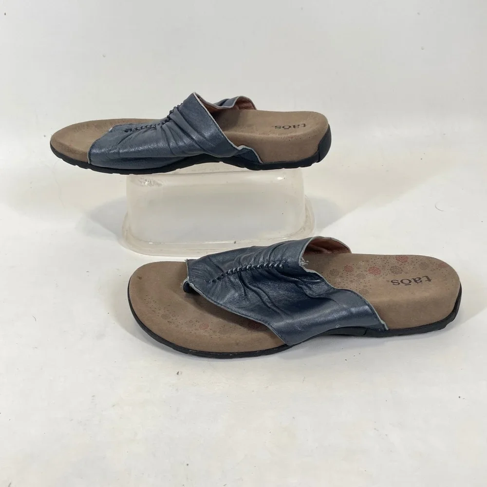 Taos Gift 2 Women 7 Metallic Blue Leather Ruched Thong Slide Sandals GT2-12045